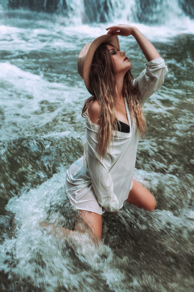 Wasser-shooting-sexy-wasserfall