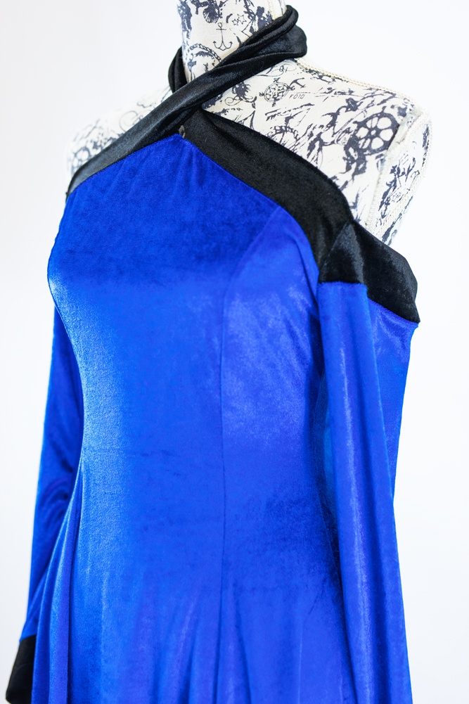 Majestic-Blue-Blau-Medieval-Kleid-2