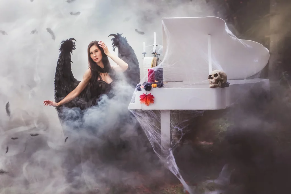 Mystisch-Dark-Piano-Herbst-Fotoshooting-Flügel
