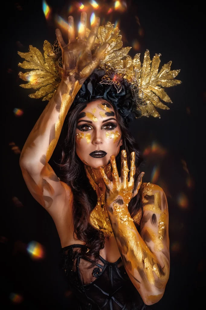 Portrait-Bodyshot-Golden-Elegance-Studio-Shooting-Fotoshooting